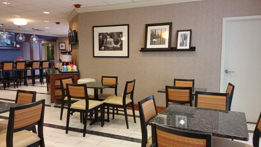 Wingate By Wyndham Springfield Hotell Exteriör bild